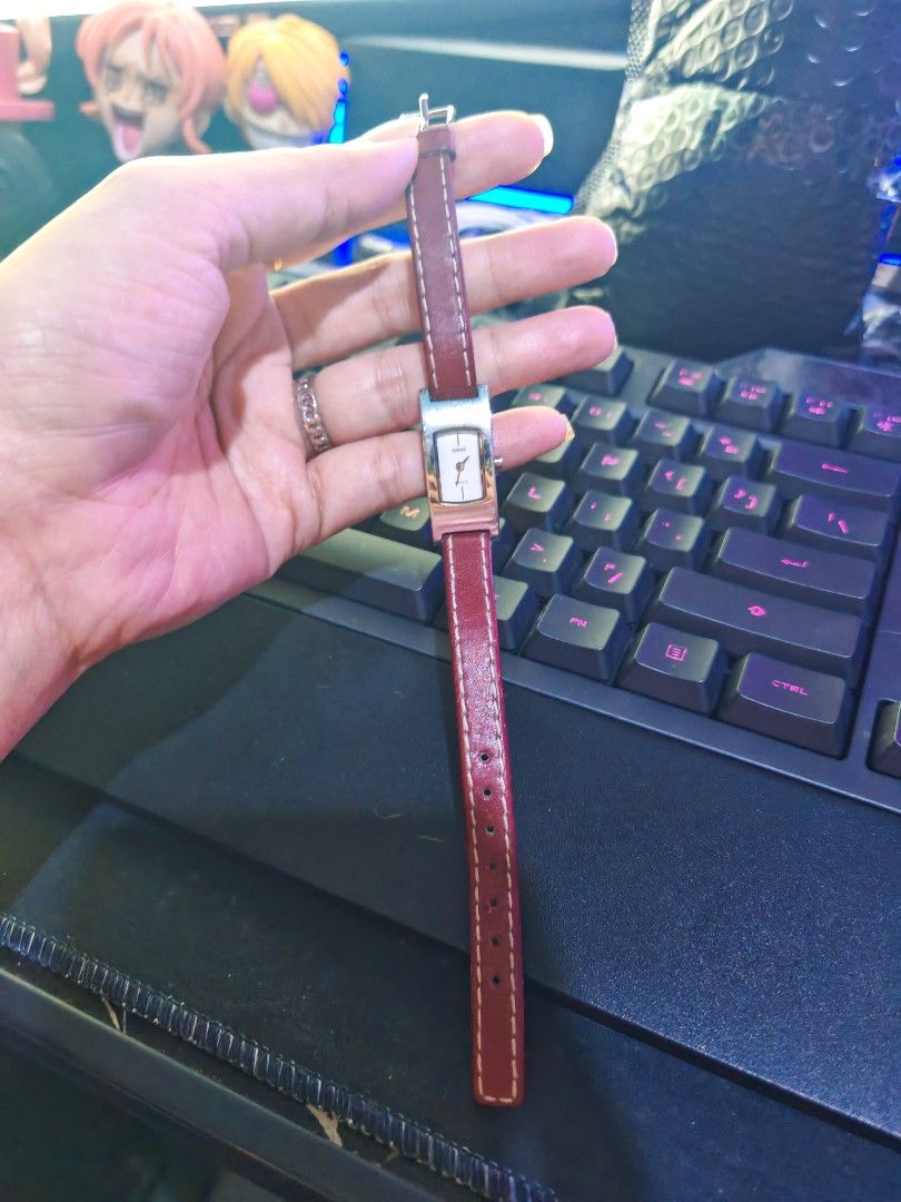 Auth Guess Rectangular Watch (Category: Women's Watches) located in Taguig. Submitted by mystuff4youph (Listing ID 1463057342, Image 2). Description: - Rectangular face Guess watch - Silver-tone casing - Classic white dial - Deep red leather strap with contrast stitching - Simple and stylish design - Verygood condition, no issue no flaw - Minimal sign of use and scratches - perfectly working - Bought in Japan.