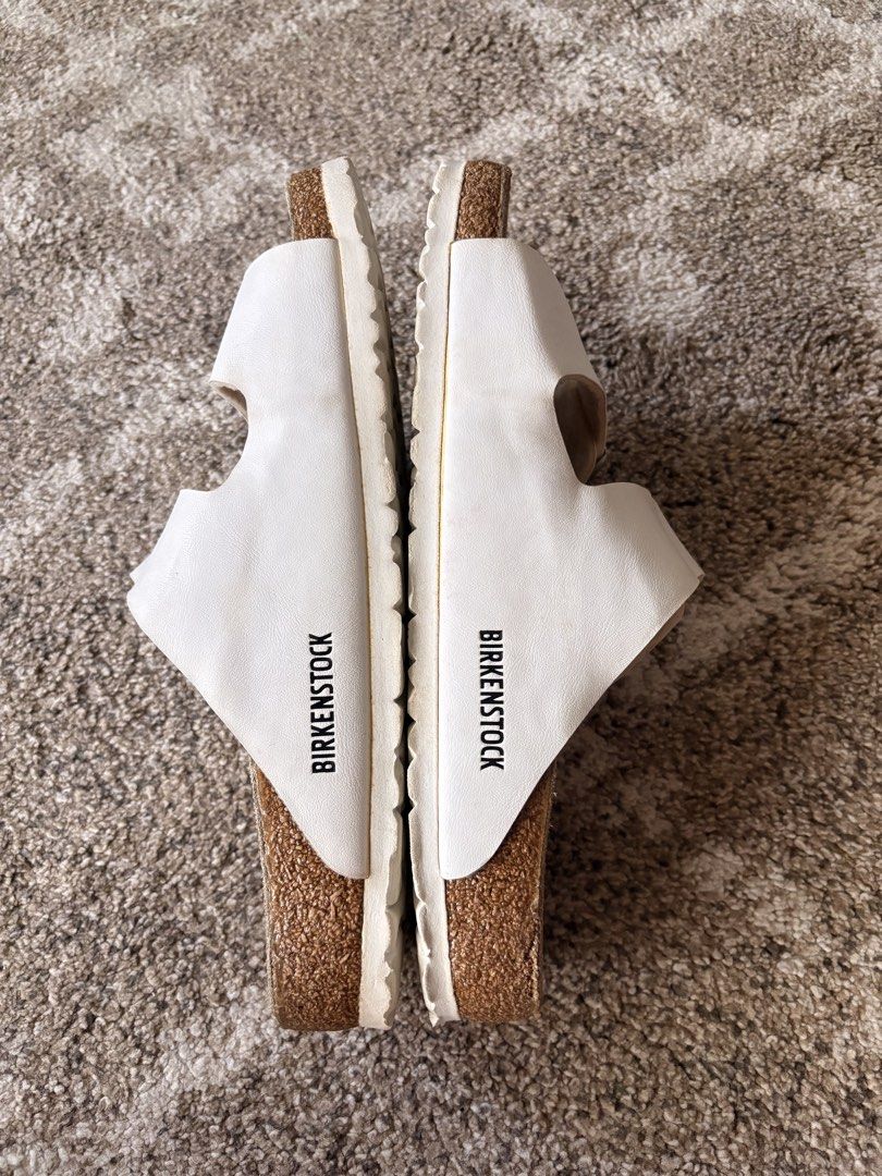 Auth Preloved Birkenstock Arizona (Category: Slippers & Slides) located in Paranaque City. Submitted by silentstone.dolphin (Listing ID 1463067033, Image 3). Description: With Minimal Sign of Used.. Visible Print. Size 41RF.. Best Seller💰 All time favorite👌 Super Nice in Actual😍.