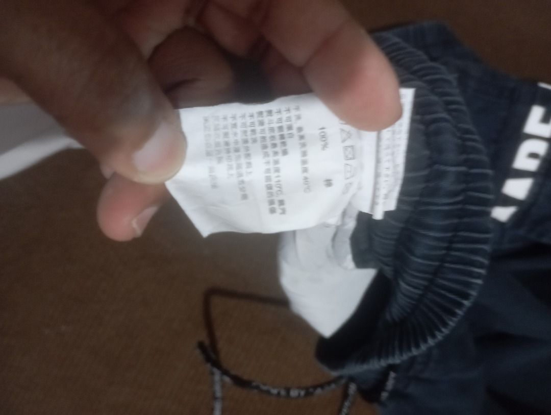 authentic AAPE (a bathing ape cargo joggers size L (Category: Activewear) located in Caloocan City. Submitted by bravemountain_aebb25 (Listing ID 1462989187, Image 1). Description: FOR SALE: Authentic AAPE by A Bathing Ape "Now Universe" Tactical Cargo JoggersSize: [Ilagay ang sukat kung Medium/Large/XL na nakasaad sa tag]Condition: Used, Good Condition (Walang butas, intact ang mga prints)Price: ₱[Ilagay ang iyong gustong presyo base sa kondisyo