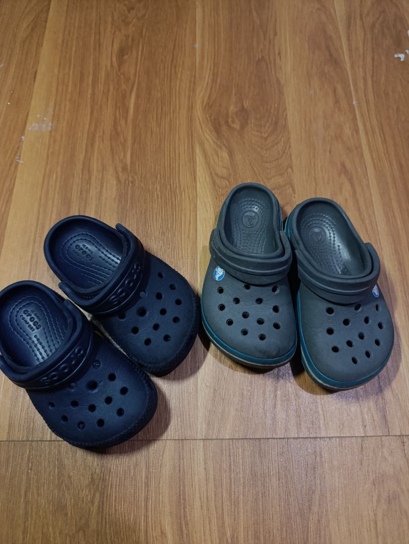 Authentic Crocs Sandals For Baby (Category: Slippers and slides) located in Bulacan. Submitted by koritoo (Listing ID 1463048769, Image 1). Description: Authentic Crocs Sandals For Baby Both in good condition size 6-7.