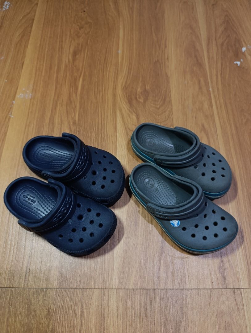 Authentic Crocs Sandals For Baby (Category: Slippers and slides) located in Bulacan. Submitted by koritooo (Listing ID 1463048780, Image 1). Description: Authentic Crocs Sandals For Baby Both in good condition size 6-7.