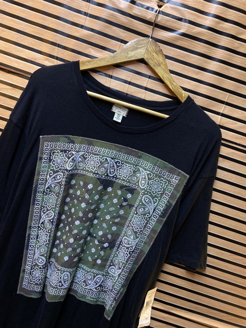Authentic Denim & supply Ralph Lauren Tee w/ Hangtag (Category: Tshirts & Polo Shirts ) located in Makati City. Submitted by drip.poww (Listing ID 1462950035, Image 2). Description: - Authentic Denim & suplly Polo Ralph Lauren - WITH HANGTAG - Color: Black - Size: XXL - Dimes: 27x32 - Authentic - Excellent condition - Need wash, fresh from bale - Material: 100% Cotton Please don’t expect too much—these are thrifted (ukay) items. 😊 !!STILL NEGOTI