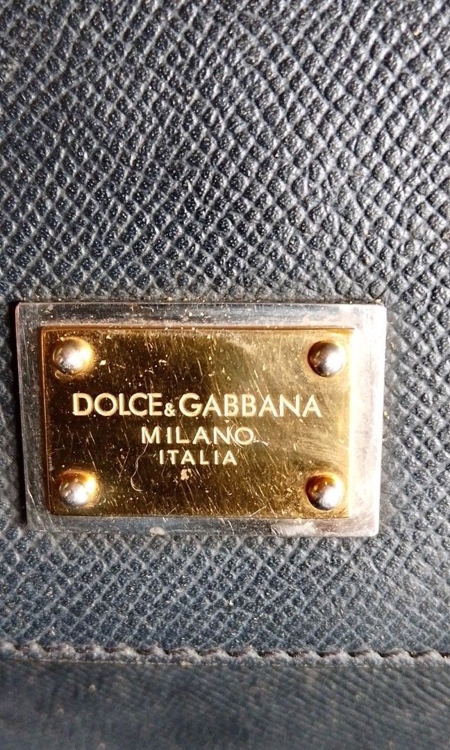 Authentic Dolce & Gabbana Sicily bag (Category: Luxury Bags & Wallets) located in Davao. Submitted by baghunterluxxe (Listing ID 1462957708, Image 3). Description: guaranteed in medium size sign of use.