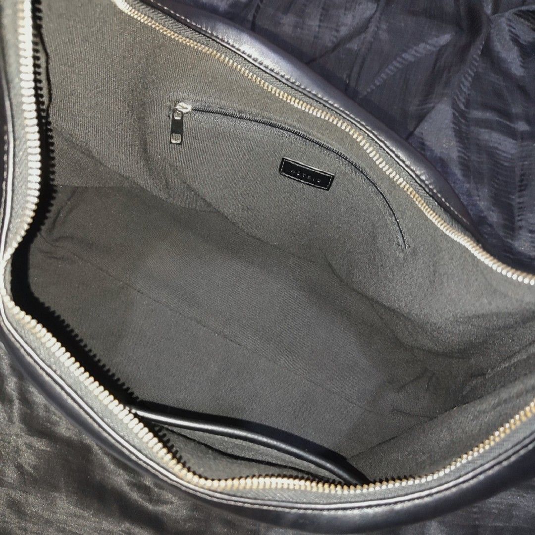 AZTRID large crossbody hobo bag (Category: Shoulder Bags) located in Santa Rosa. Submitted by acepresso (Listing ID 1462906245, Image 3). Description: •Front and inner slip pockets, an inner zippered pocket & a spacious main compartment •Adjustable strap that can be worn as a shoulder bag & crossbody bag •Used once, swipe for actual photos •RFS: Too many bags •Non-negotiable, last price na.