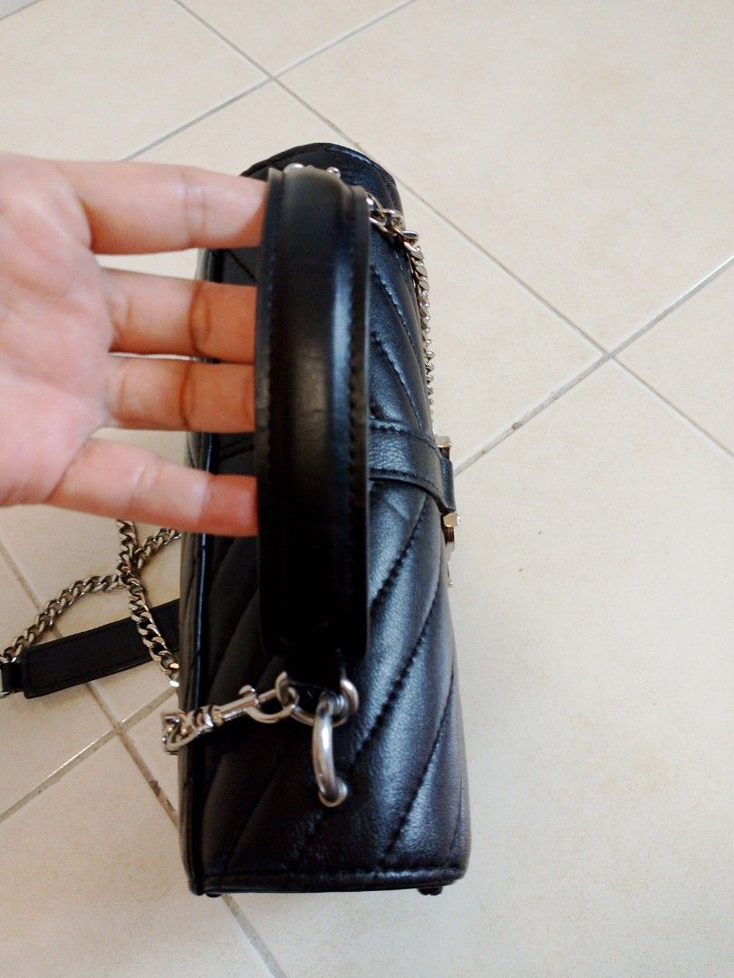 Bag bundle (Category: Bags & Wallets) located in Seremban. Submitted by ain_muainnzah83 (Listing ID 1462955274, Image 2). Description: .