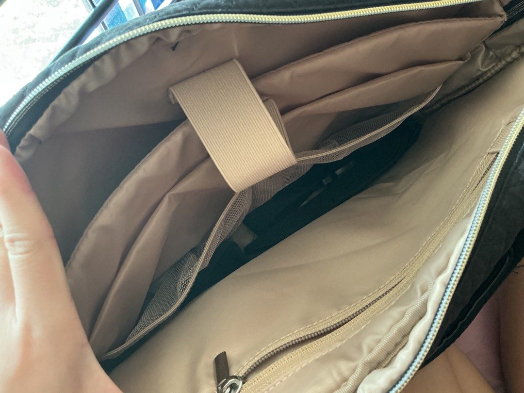 Bagsmart Laptop Bag 15.6” (Category: Laptop Bags & Sleeves) located in Lucena. Submitted by krstnabj (Listing ID 1462911258, Image 2). Description: Used twice. Good as new. Lots of compartments and pocket. Comes with a strap..