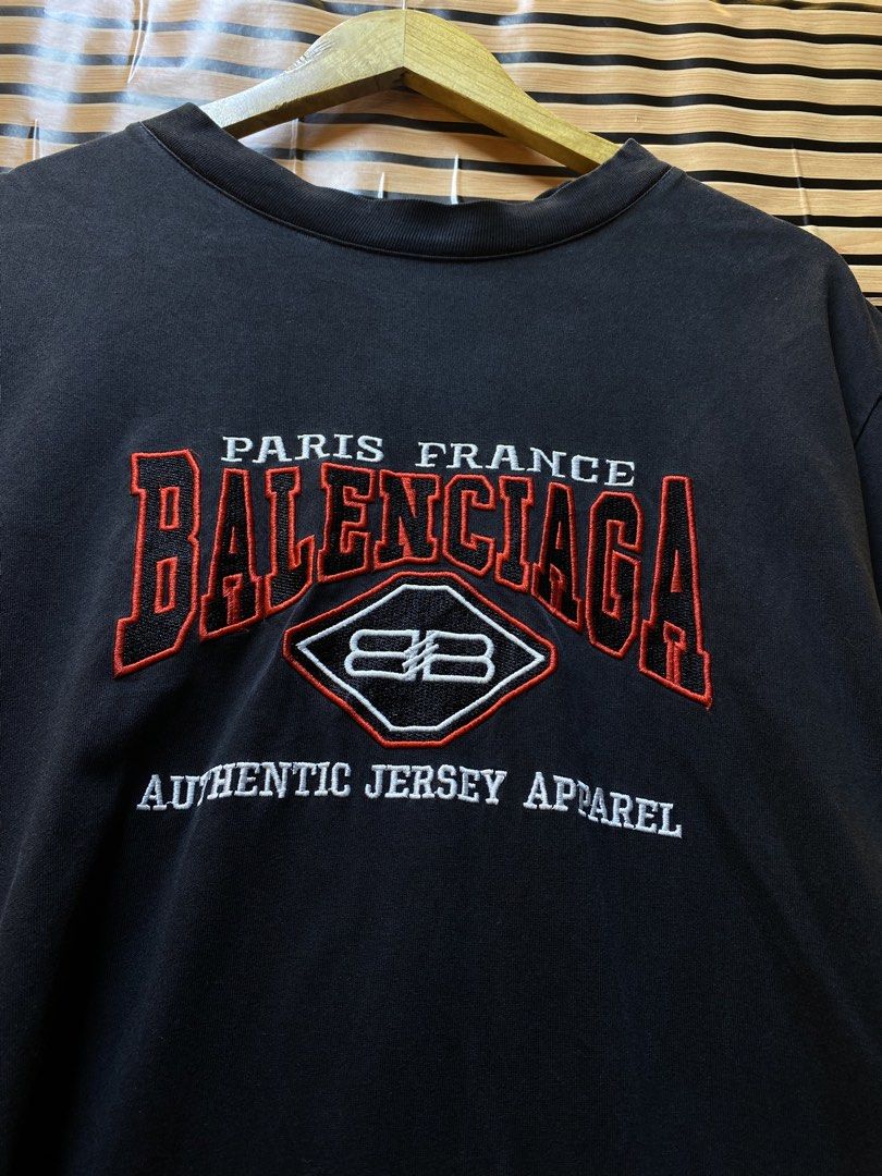 BALENCIAGA EMBROID TEE (Category: Tshirts & Polo Shirts ) located in Makati City. Submitted by drip.poww (Listing ID 1462961515, Image 3). Description: - Authentic Balenciaga - Color: Black - Size: Large - Dimes: 22x29 - Authentic - Excellent condition - Need wash, fresh from bale - Material: 100% Cotton Please don’t expect too much—these are thrifted (ukay) items. 😊 !!STILL NEGOTIABLE!!.