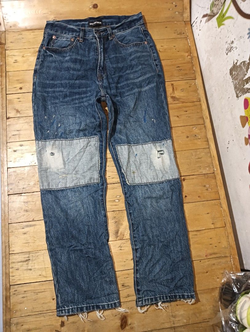 Balenciaga Patchwork Denim Jeans Size 28 (Category: Luxury Apparel) located in Taguig. Submitted by dandanathriftshop (Listing ID 1462886506, Image 1). Description: FORSALE ‼️ BALENCIAGA REWORKS DESIGN JEANS EXCELLENT CONDITION NO ISSUE 28 ON TAG 30 waist 39.5 length 7.3 opening leg 999 FREESHIPPING DM📥.