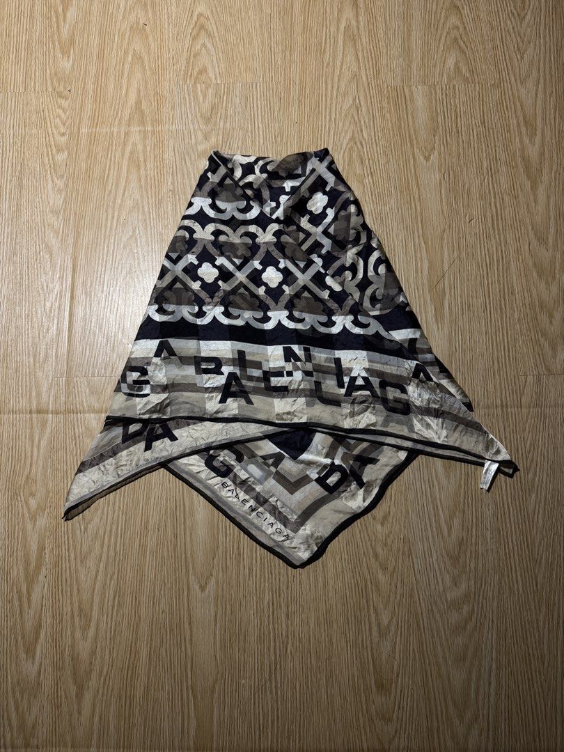 Balenciaga Scarf (Category: Scarves) located in Las Pinas. Submitted by southstreetdeals (Listing ID 1463029406, Image 1). Description: Balenciaga Scarf (Authentic/Legit) •Issue None •Excellent Condition.