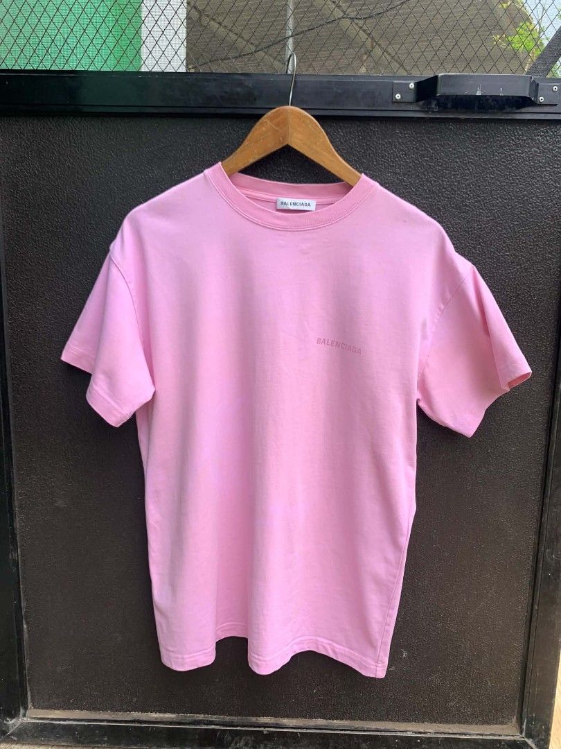 BALENCIAGA TSHIRT (Category: Tshirts & Polo Shirts ) located in Angeles City. Submitted by giventrifteditem (Listing ID 1463032666, Image 2). Description: PM FOR DETS ASNEW ( OFF / LEGIT ) OPEN VC ( FB ).