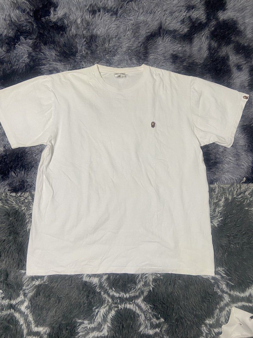 Bape One point (off) (Category: Activewear) located in Tuguegarao City. Submitted by nero_28 (Listing ID 1462902128, Image 1). Description: Issue washable stain Dimes 26/21.5.