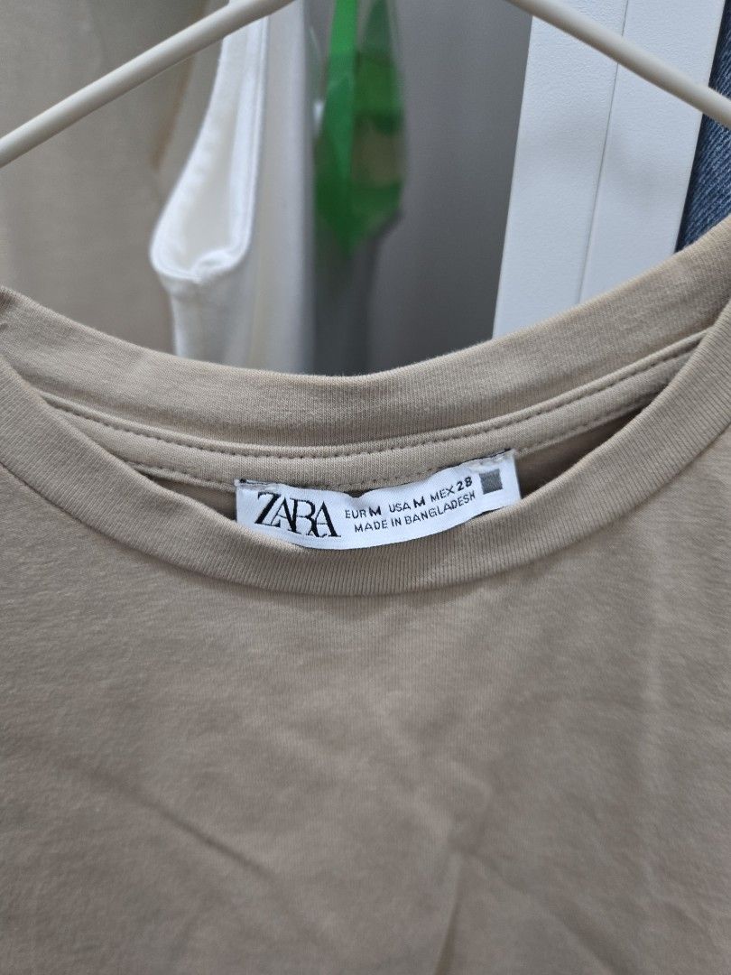 Basic Beige Top - Zara (Category: Sleeveless) located in Agoncillo. Submitted by ariannacvii (Listing ID 1462980080, Image 2). Description: 👚 Pre-Loved Basic Beige Top — ₱180 I’m currently decluttering my wardrobe and letting go of some of my pre-loved clothes! 🤍 • Size: M • Brand: Zara • Condition: Like New • Price: ₱180 ✨ Perfect for casual, everyday outfits and easy to style! 📌 IMPORTANT NOTE: Some of my clothes have been stored and unused 