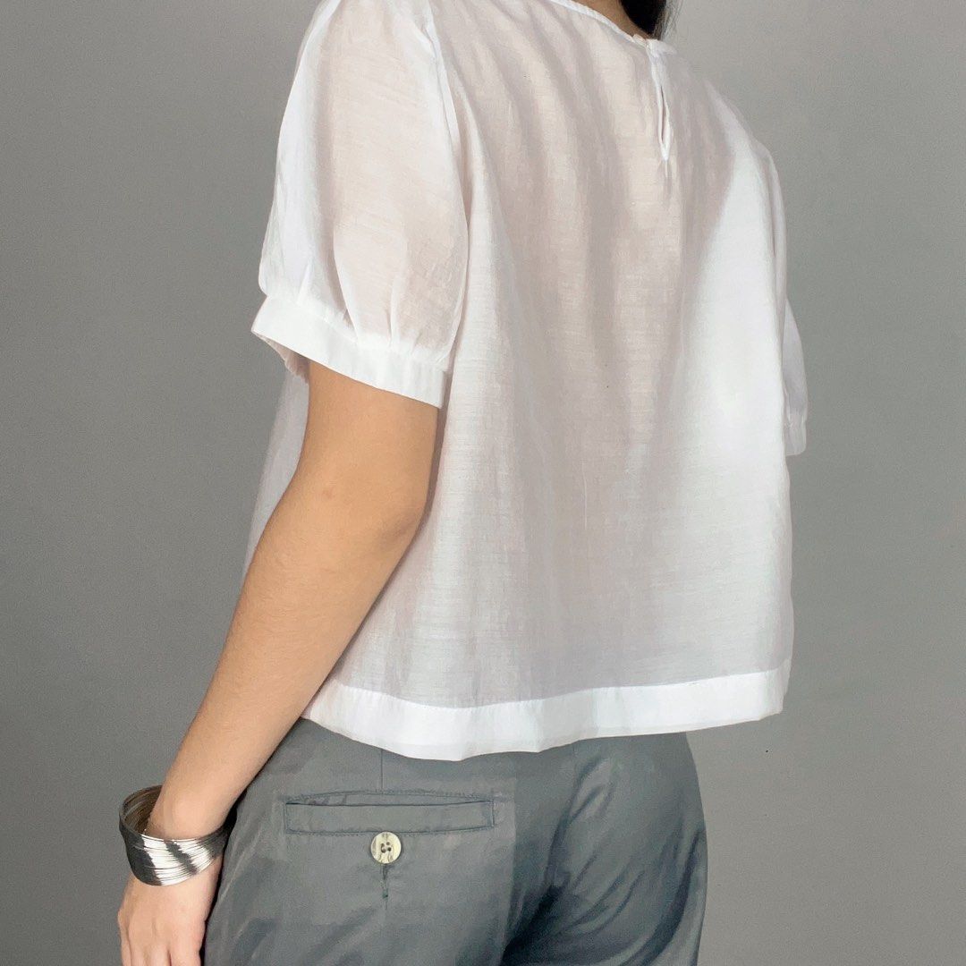 basic puffed linen top (Category: Blouses) located in Manila. Submitted by pabili.ph (Listing ID 1463075730, Image 2). Description: small to semi medium L17", up to B38".