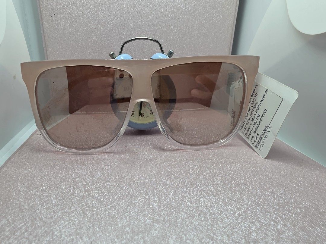 BBase design HK (Category: Sunglasses & Eyewear) located in La Trinidad. Submitted by zasha28 (Listing ID 1462915630, Image 1). Description: oversized optical grade frames.