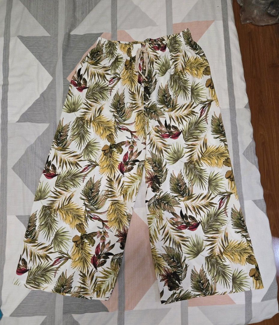 Beach Dress and pants Set (Category: Dresses) located in Manila. Submitted by chocomoose (Listing ID 1462913237, Image 3). Description: price is for both items perfect for Beach OOTD will fit XS or S stretch materials.