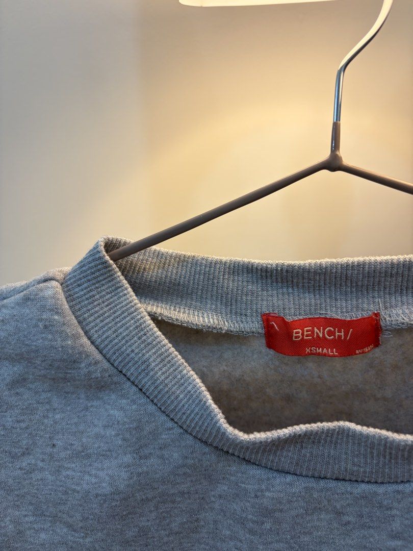 Bench Grey Cropped Sweatshirt (Category: Longsleeves) located in Manila. Submitted by kst_declutter (Listing ID 1463031485, Image 2). Description: - size xs - elasticated hem - Crew neck - cotton material .