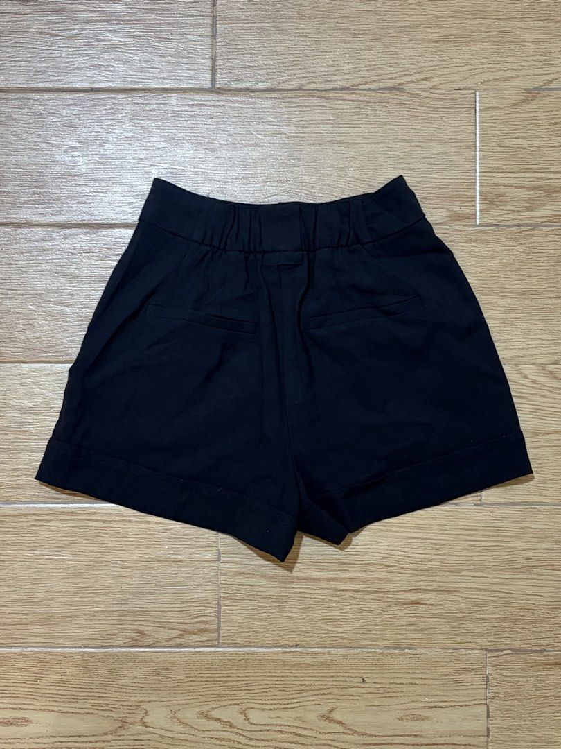 Bershka mini shorts (Category: Shorts) located in Manila. Submitted by recreator (Listing ID 1463038079, Image 2). Description: .