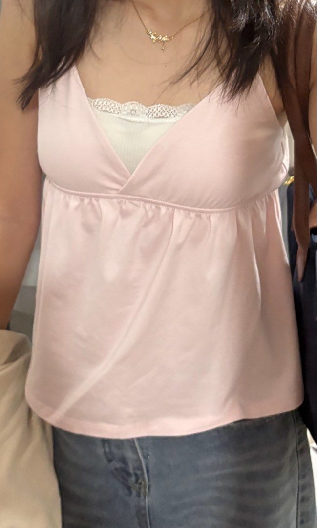 Bershka Pink Strappy Top (Category: Sleeveless) located in Binan City. Submitted by iluvm0nchichi (Listing ID 1462609816, Image 2). Description: Rfs: too big on me.