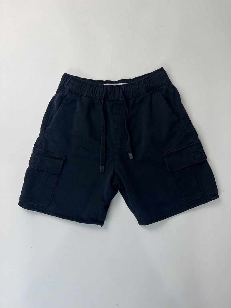 Bershka Shorts (Category: Shorts) located in Makati City. Submitted by ufcknwthbst (Listing ID 1463016831, Image 1). Description: Size 26-32 17 inch length 9.5/10 condition No issue.