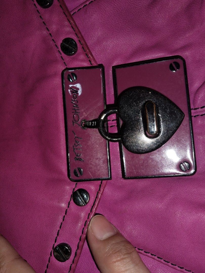 Betsey Johnson (Category: Luxury Bags & Wallets) located in Cavite. Submitted by krisandrakian (Listing ID 1462981809, Image 2). Description: .