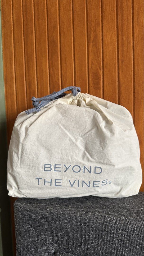 Beyond The Vines Puffer Bag - Light Blue (Category: Cross-body Bags) located in Las Pinas. Submitted by yana.n (Listing ID 1462953818, Image 2). Description: DECLUTTERING SALE includes dust bag and bag stuffers •can do sdd within metro manila • shipping fee to be shouldered by the buyer • MOP accepted: e-wallet, bank transfer (digital or trad bank) .