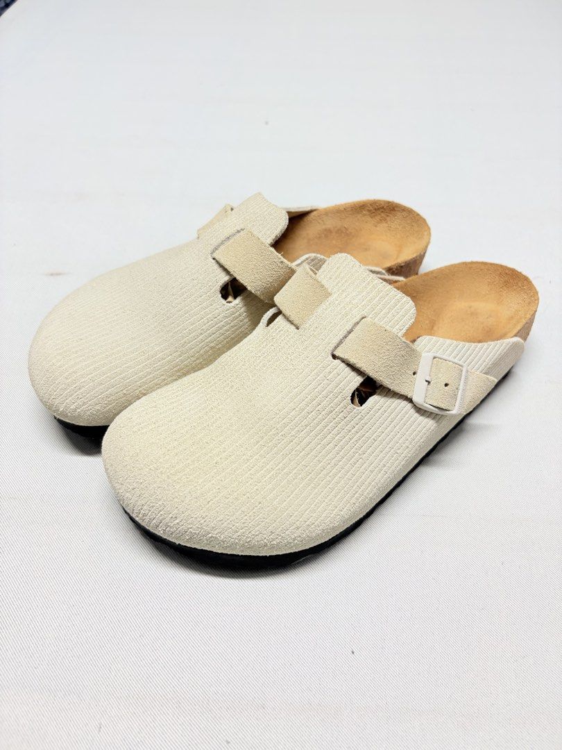 BIRKENSTOCK Boston Suede Leather Embossed (Category: Slippers & Slides) located in Baguio. Submitted by viibodegaaa (Listing ID 1463013948, Image 1). Description: BIRKENSTOCK Boston Suede Leather Embossed Size: 39 fits 8.5US men Price: 4880.