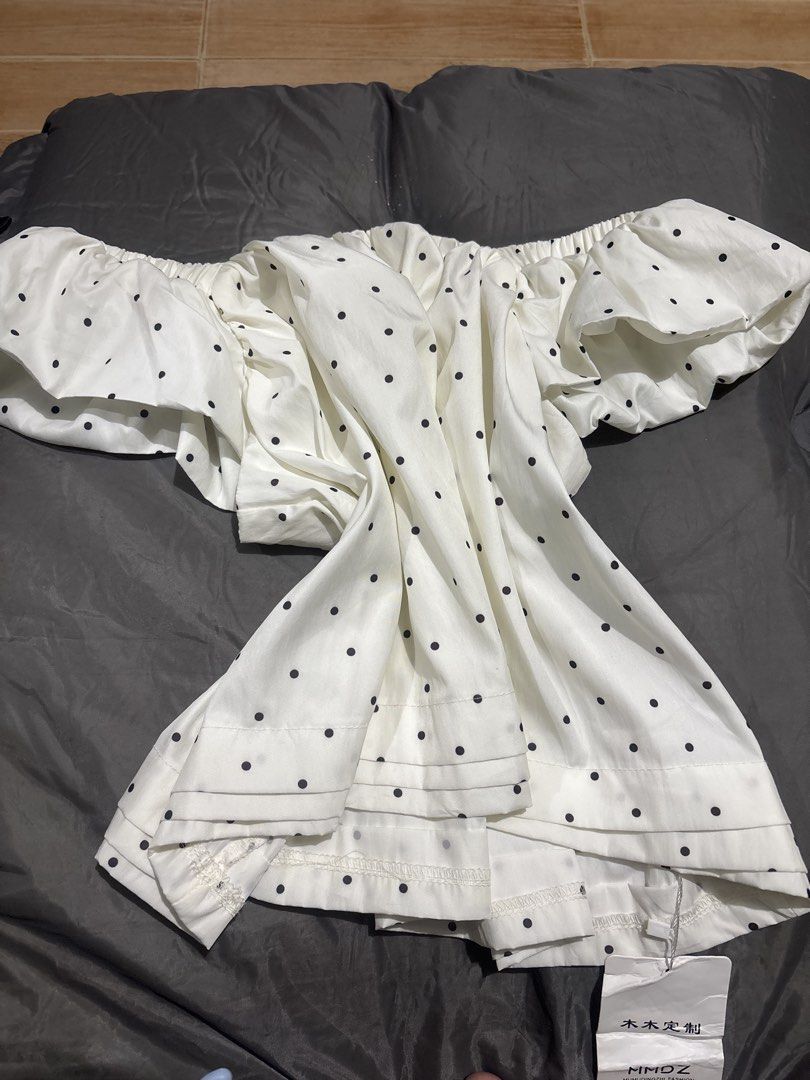 BKK Polka dots (Category: Blouses) located in Urdaneta. Submitted by wishingunwell (Listing ID 1463032711, Image 1). Description: S-M can be used for casual days havent used it not my style RUSH SALE .