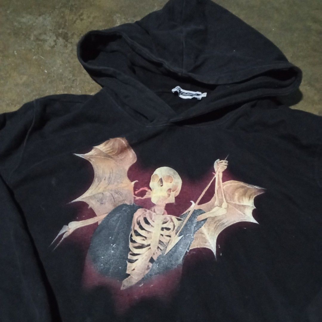 Black Air (Category: Hoodies) located in Manila. Submitted by tcbukay_zxc25 (Listing ID 1463049123, Image 2). Description: black Air hoodie need wash 25x29.