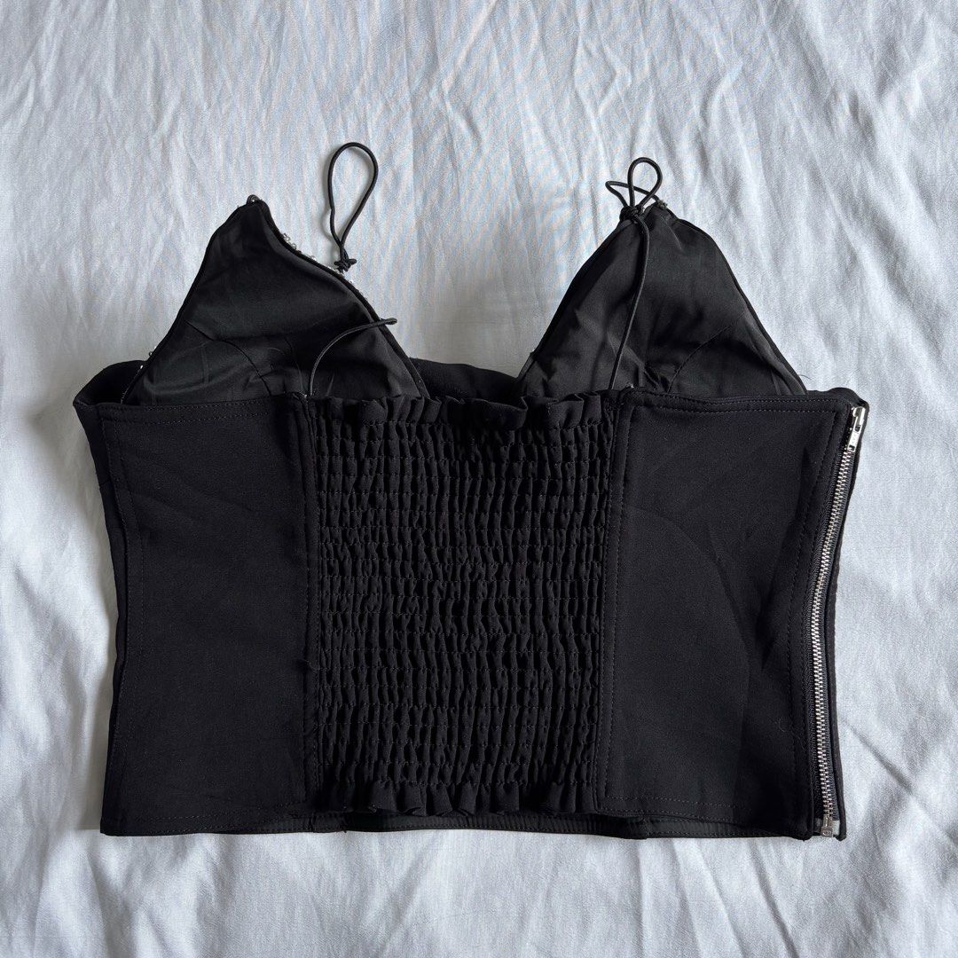 Black Corset Top with Sequin Cups (Category: Others Tops) located in Quezon City. Submitted by yamakento (Listing ID 1462944793, Image 2). Description: best fits medium.