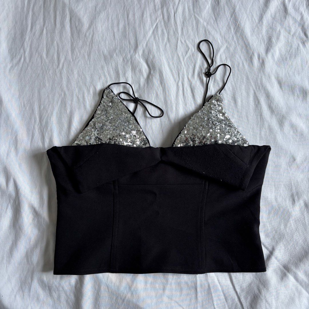 Black Corset Top with Sequin Cups (Category: Others Tops) located in Quezon City. Submitted by yamakento (Listing ID 1462944793, Image 1). Description: best fits medium.
