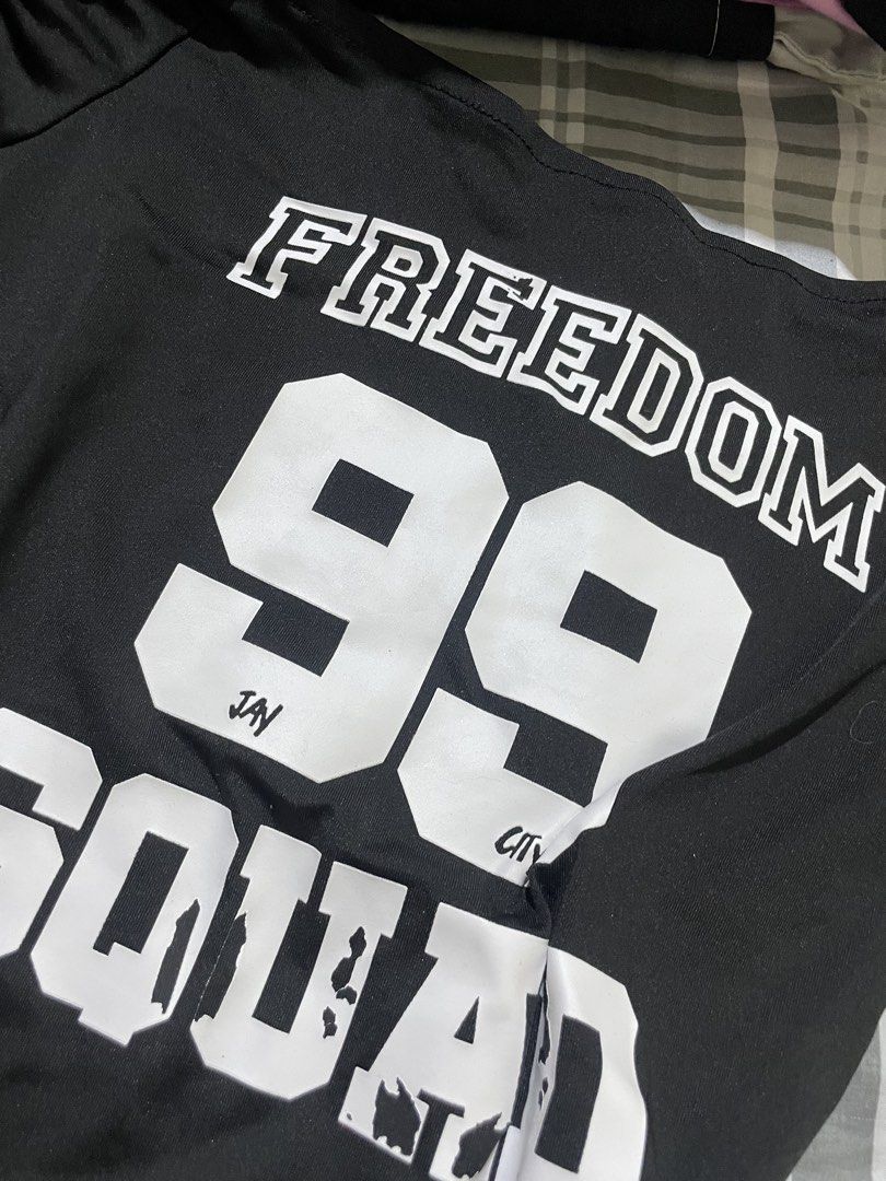 Black Crop top (Category: Shirts) located in Bulacan. Submitted by ohyul.06 (Listing ID 1463007208, Image 3). Description: mas maganda in person.
