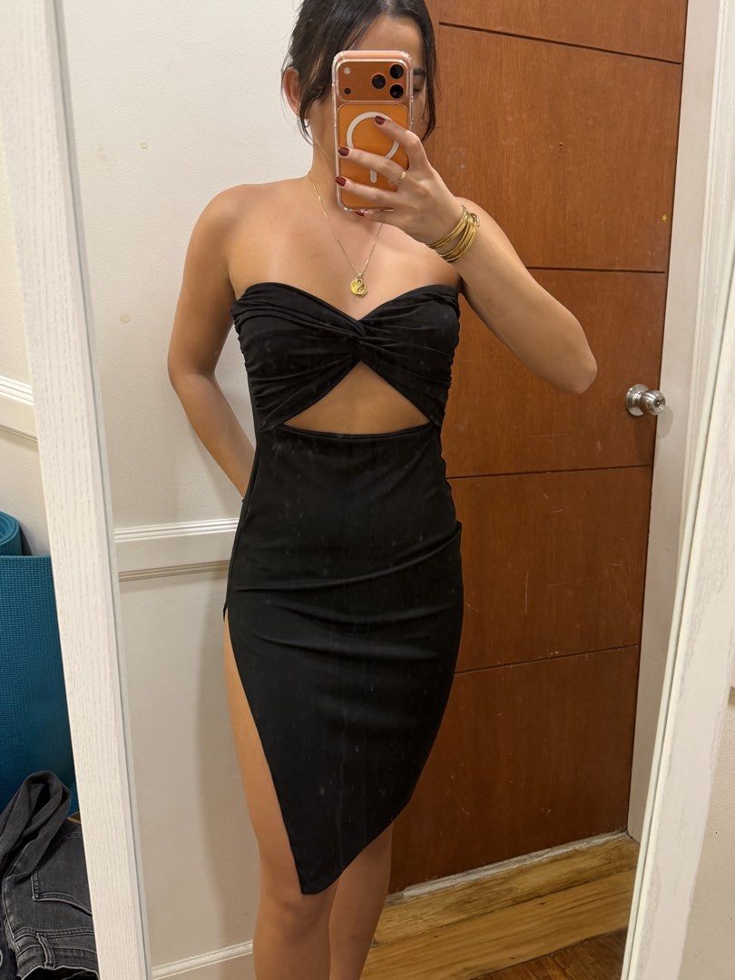 black cut out dress (Category: Dresses) located in Manila. Submitted by beysclosett (Listing ID 1463025002, Image 1). Description: - only used once - good condition - cute & comfy .