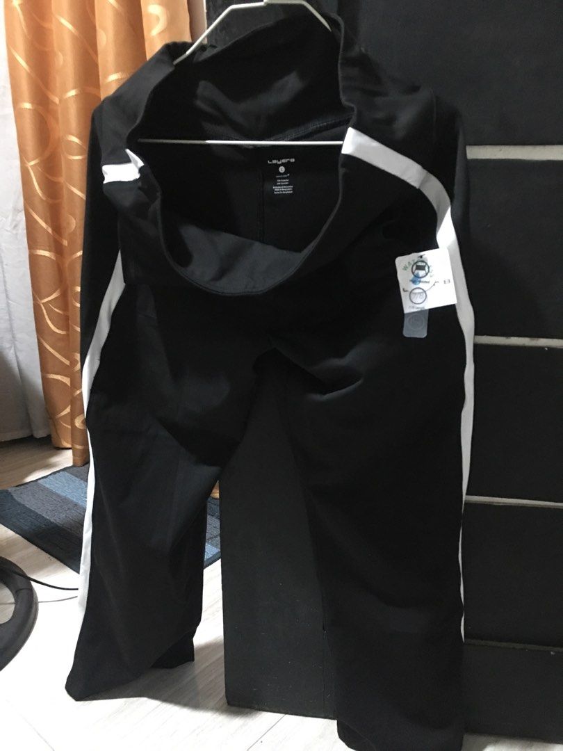 black flare leggings (Category: Other Bottoms) located in Marilao. Submitted by joelheather02 (Listing ID 1463018707, Image 1). Description: .