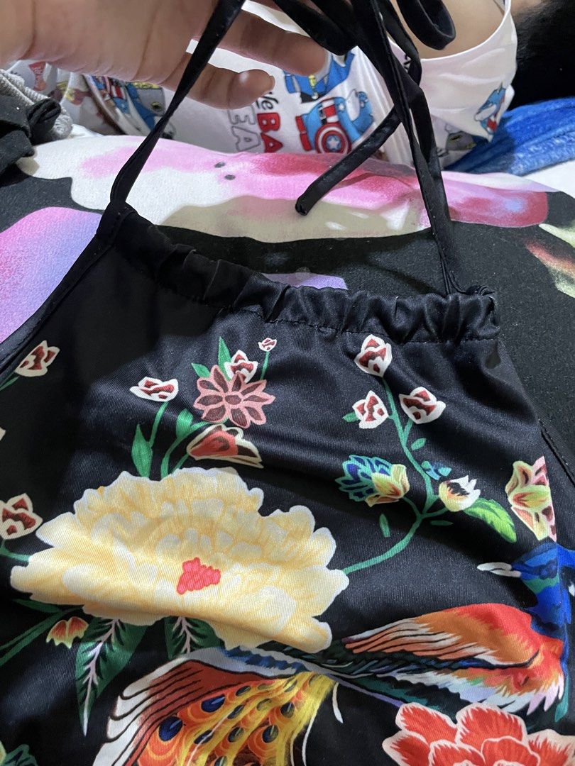 Black Floral Dress (Category: Dresses) located in Bulacan. Submitted by ohyul.06 (Listing ID 1463004021, Image 3). Description: .