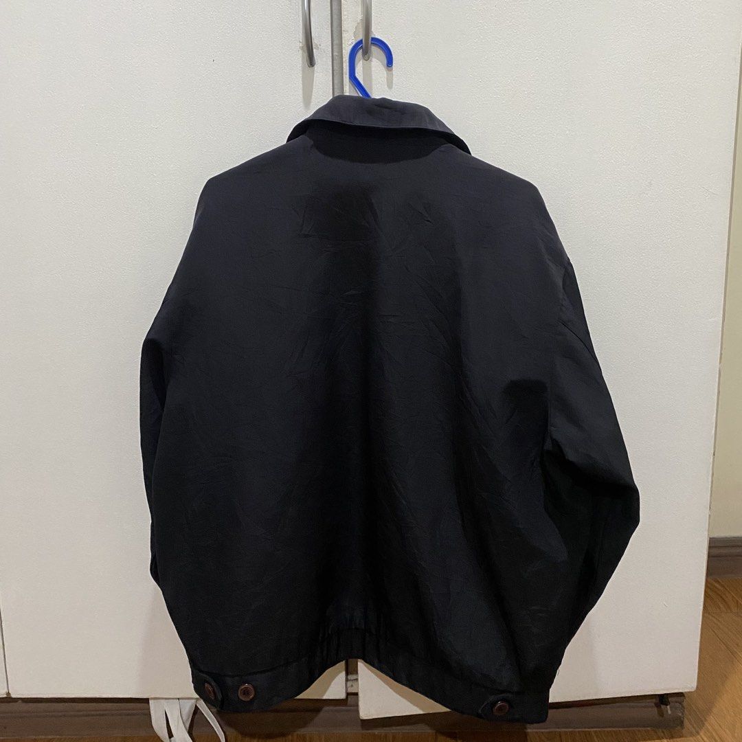 Black Jacket (Category: Coats, Jackets and Outerwear) located in Manila. Submitted by givewitht (Listing ID 1463040106, Image 2). Description: - No zipper but still in good condition - Bought it from Night Market in Baguio.