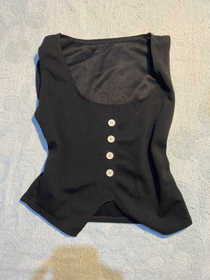 Black Little Tops (Category: Others Tops) located in Mapandan. Submitted by elavee (Listing ID 1463086135, Image 3). Description: ₱39 for each.