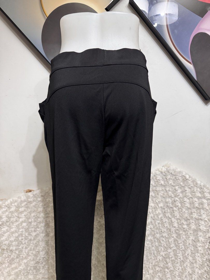Black Pleated Waist Pants with Pockets (Category: Other Bottoms) located in Marikina City. Submitted by lorradel (Listing ID 1462899086, Image 3). Description: - W: 27-29in L: 38in - High-waisted black pants - Relaxed fit through hips - Straight leg silhouette - Two visible side pockets - Smooth, slightly stretchy fabric - Perfect for casual or dressy occasions - Easy to style with various tops -mannequin length waist to top ankle 38 in ; to floo