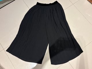 (Category: ) located in . Submitted by chocolette.wearswhat (Listing ID 1462942967, Image 1). Description: .
