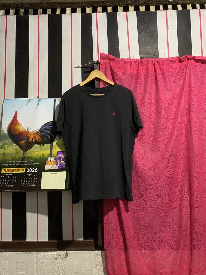 Black Ralph Lauren T-shirt (Category: Tshirts & Polo Shirts ) located in Iligan City. Submitted by kierrehv (Listing ID 1463074614, Image 1). Description: Black Ralph Lauren T-shirt 9/10 cr 20.5x27.5 No issues.