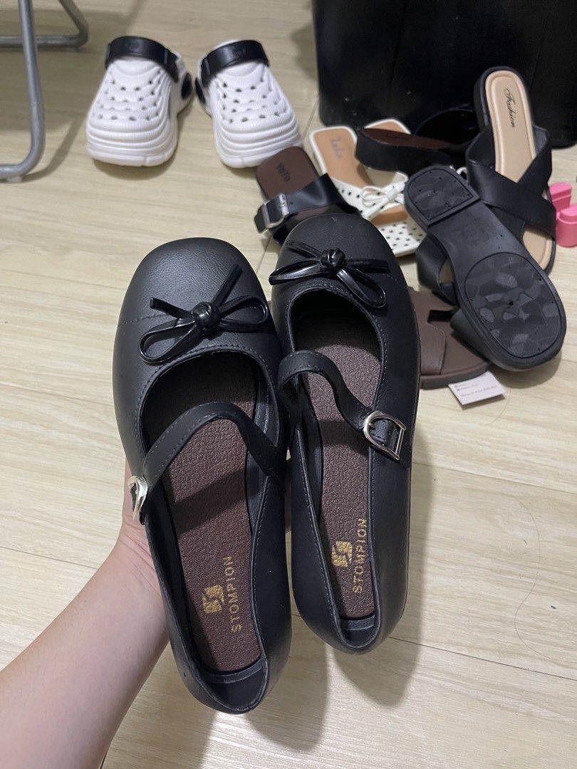 Black sandals (Category: Sandals) located in Manila. Submitted by _eahmczz (Listing ID 1463096143, Image 3). Description: Never pa nagamit Size 40-41.