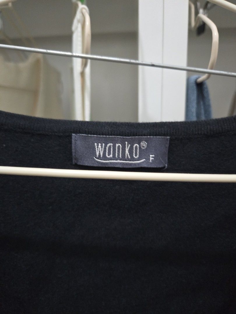 Black Top (Category: Blouses) located in Agoncillo. Submitted by ariannacvii (Listing ID 1462989807, Image 2). Description: 👚 Pre-Loved Black Top — ₱150 I’m currently decluttering my wardrobe and letting go of some of my pre-loved clothes! 🤍 • Size: Free Size • Brand: Wanko • Condition: Like New • Price: ₱150 ✨ Perfect for casual, everyday outfits and easy to style! 📌 IMPORTANT NOTE: Some of my clothes have been stored and unused for quite som