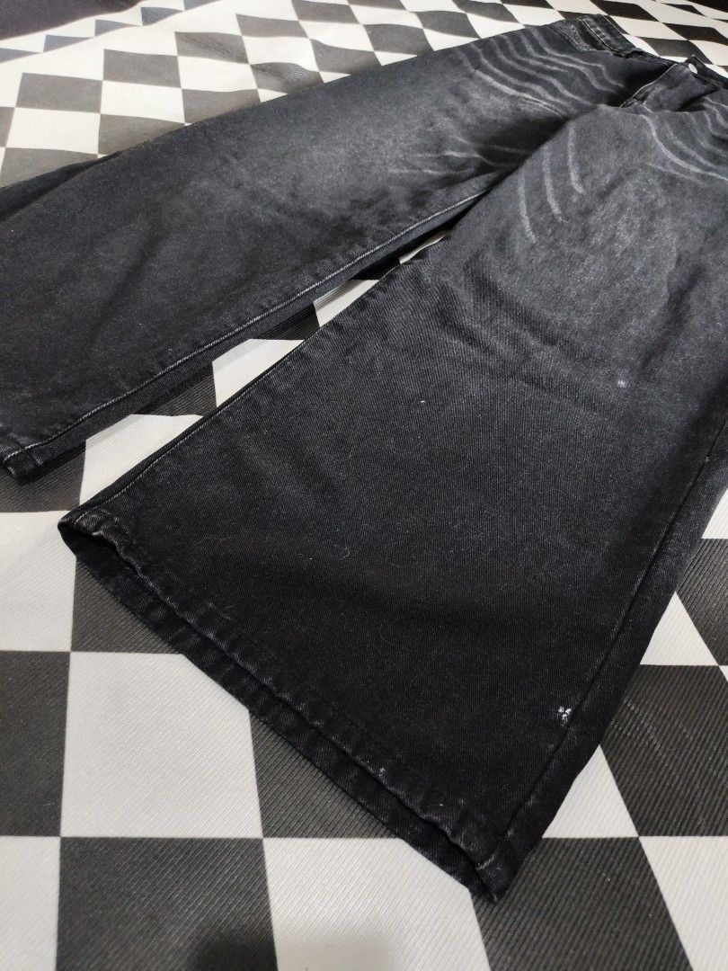 Black Wide Leg Denim Jeans (Category: Jeans) located in Manila. Submitted by chaddiee (Listing ID 1462990900, Image 3). Description: length - 42 inch ‎leg opening - 11.8-12 inch ‎waist - 34 inch ‼️NEVER BEEN USED‼️.
