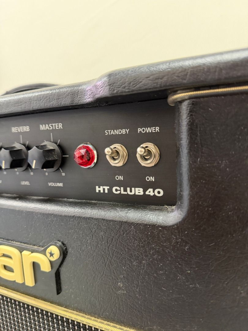 Blackstar HT Club 40 MK1 Guitar Amplifier Combo with Footswitch （分類：樂器）位於 Hong Kong。 由 kkkkhh21 提交（商品編號 1462908366，圖片 2）。簡介： Blackstar HT Club 40 MK1 Guitar Amplifier Combo with Footswitch - 40 Watts guitar amp, 2 channels with clean and overdrive - Powered by 2 x EL34 power tubes and 2 x ECC83 (12AX7) preamp tubes - 100% work and 80% new - self pick-up at Kwun Tong 。