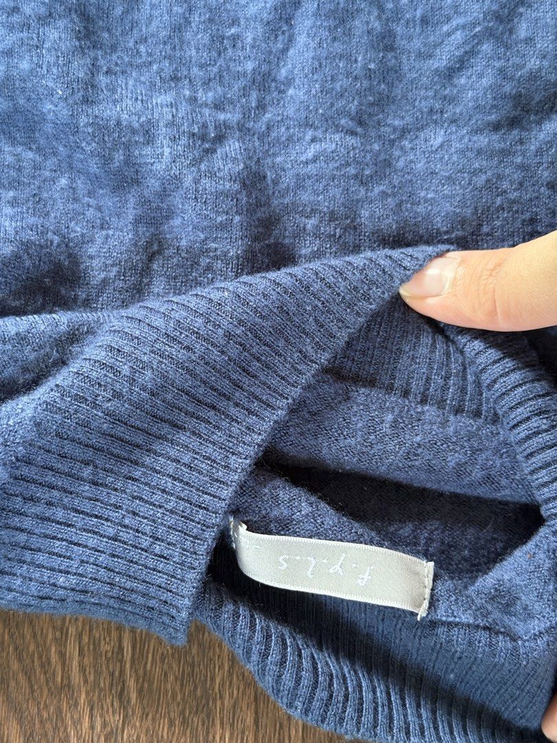 Blue cotton sweater (Category: Coats, Jackets and Outerwear) located in Pasig City. Submitted by curatedbymaria (Listing ID 1462932727, Image 2). Description: Barely used .