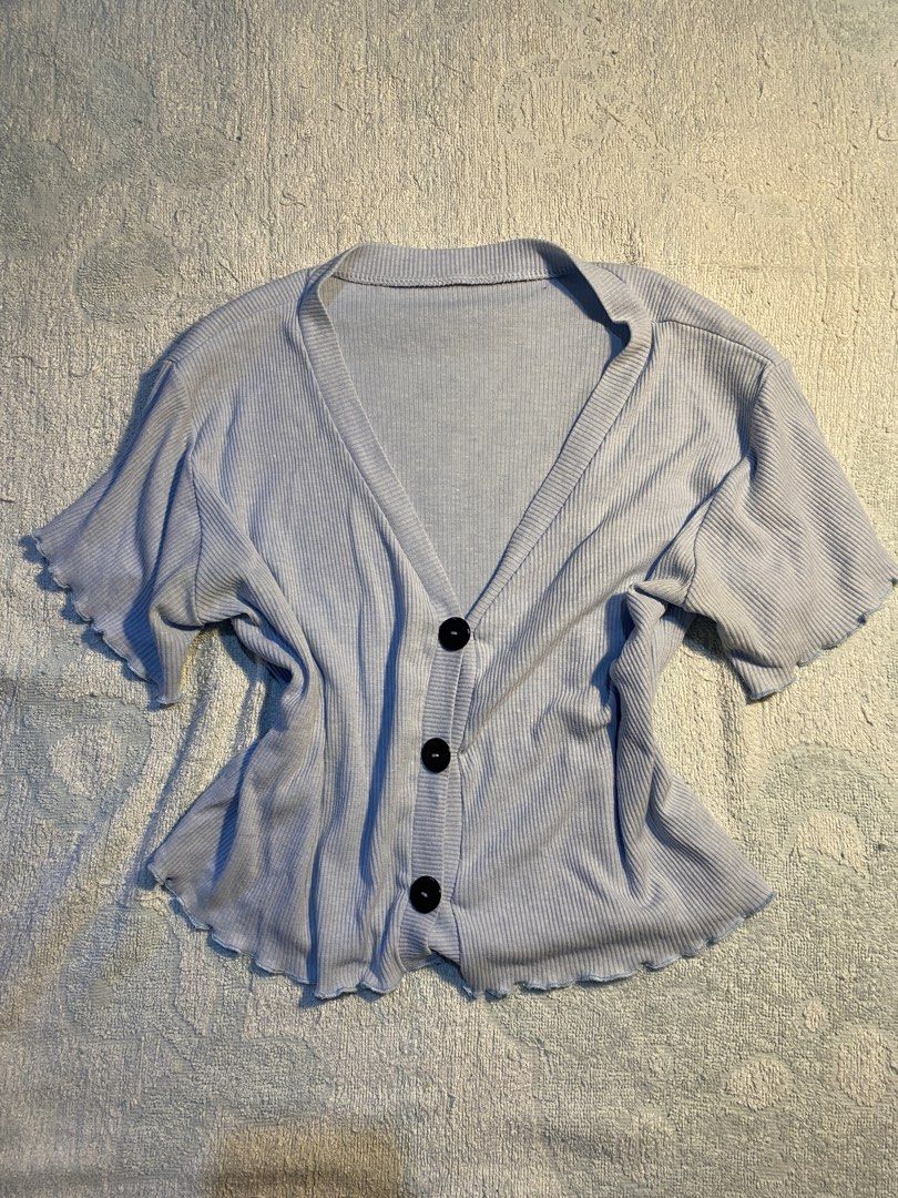Blue Cropped Top (Category: Shirts) located in Mapandan. Submitted by elavee (Listing ID 1463088403, Image 2). Description: ₱39 for each .