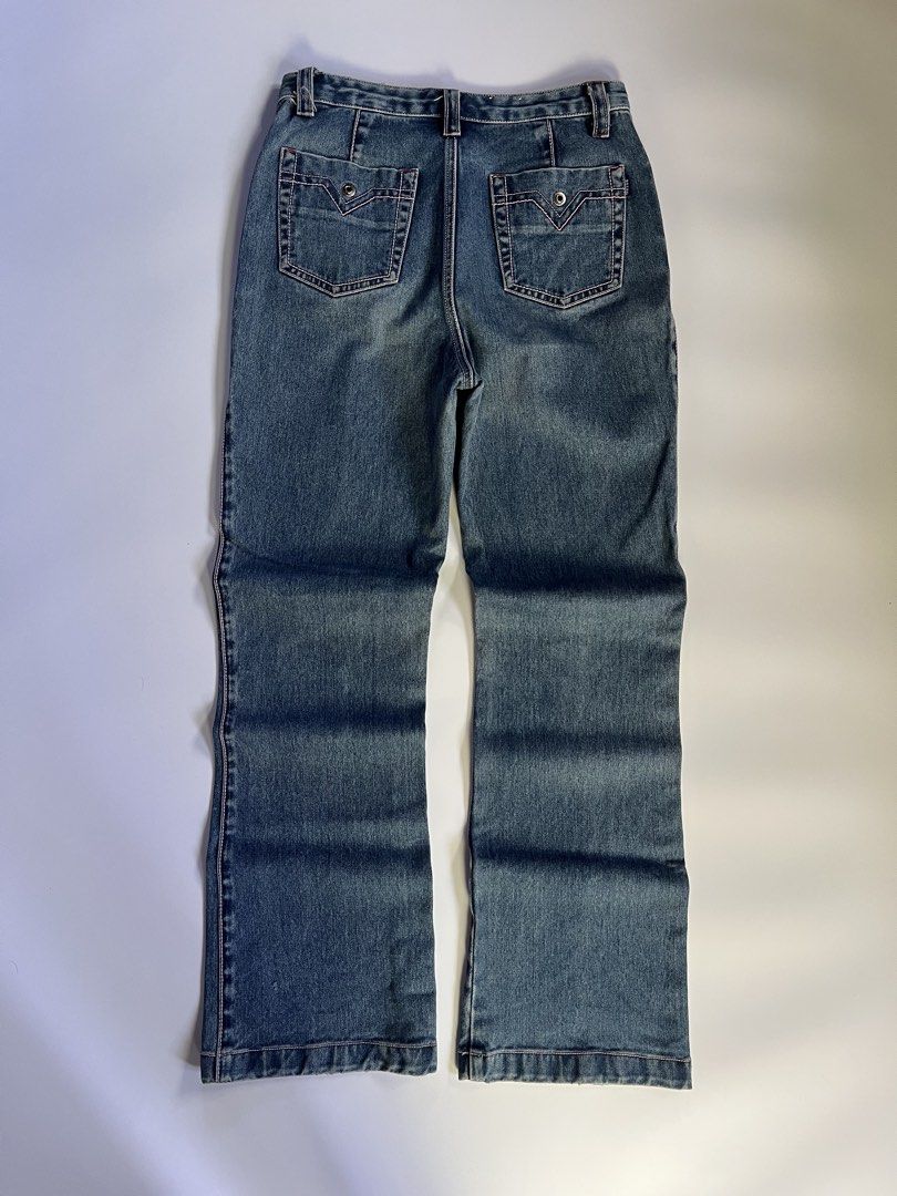 Blue Denim Flare Jeans (Category: Jeans) located in Baler. Submitted by allthrifted31 (Listing ID 1462964330, Image 2). Description: - Classic blue denim jeans - Flare leg style - Two back pockets with stitching detail - Button and zip closure at the front - Comfortable for everyday wear - Great staple piece for any wardrobe.