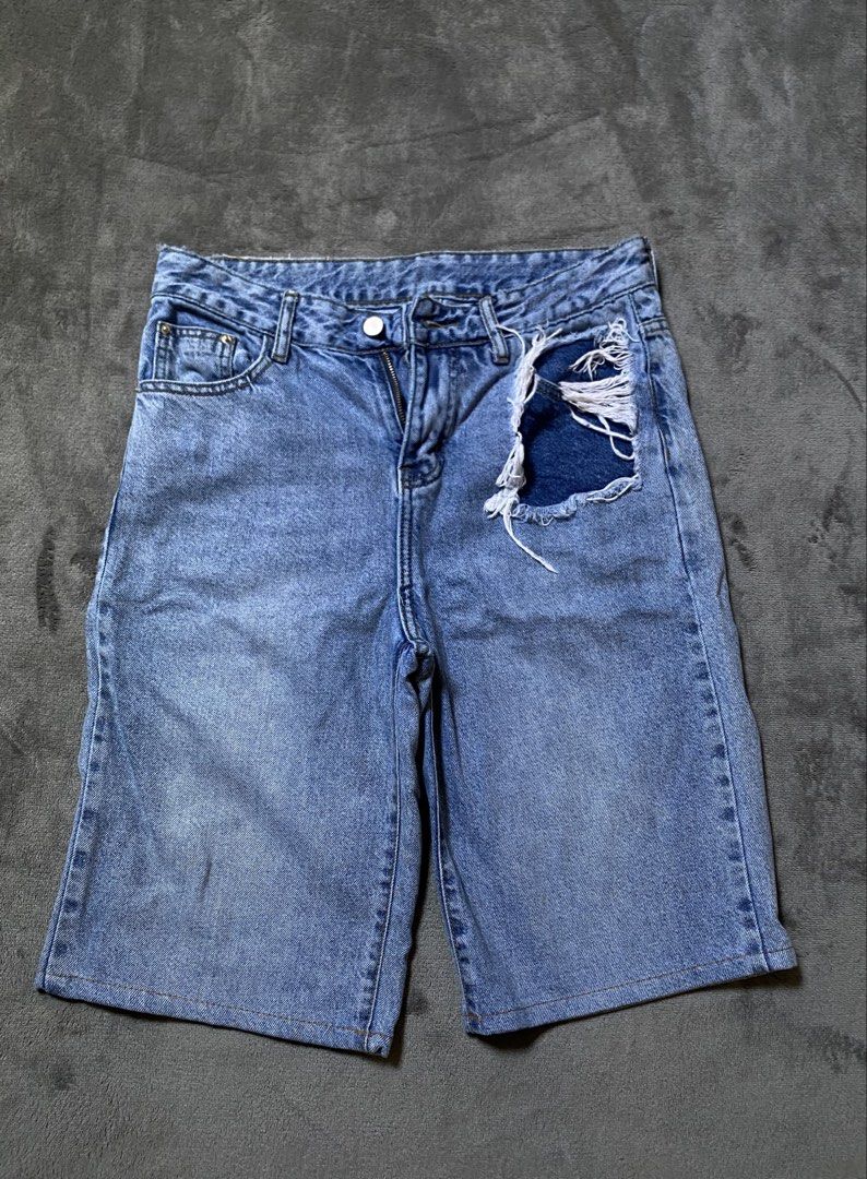 BLUE DENIM WASH JORTS (Category: Shorts) located in Catarman. Submitted by value.fits (Listing ID 1462976231, Image 1). Description: Size:32x24.