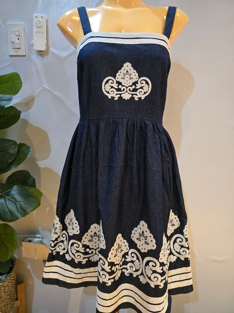 Boho soft denim dress (Category: Dresses) located in San Marcelino. Submitted by thriftolshoppiness (Listing ID 1463009659, Image 2). Description: S-M.