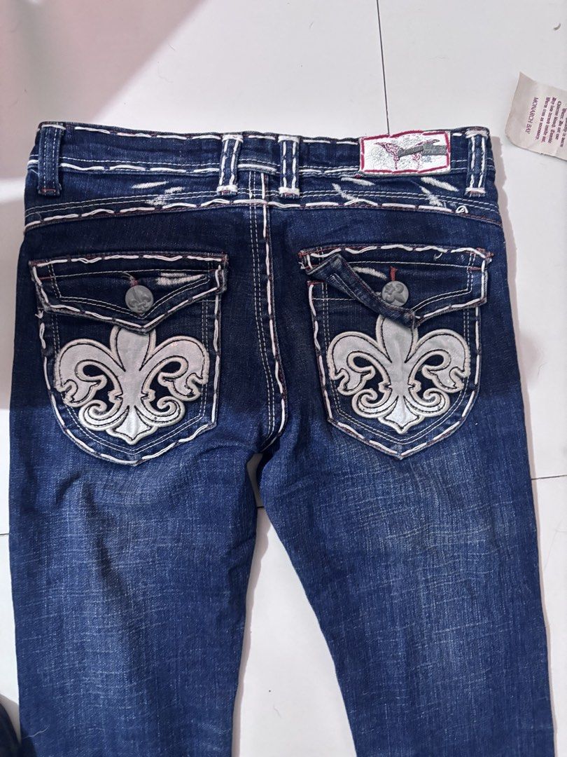 bootcut Laguna beach jeans as pack (Category: Jeans) located in Manila. Submitted by lynsclosetarchive (Listing ID 1462989961, Image 3). Description: - wDesigner dark wash flare jeans - white stitching -boot cut Original laguna beach loc:pangasinan size: w28-30both length 45-right lenght 40-left NEGOTIABLE.