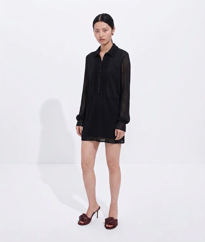 Bottega Veneta Pleat Mesh-Panel Blouse 38 (Category: Blouses) located in Antipolo. Submitted by bentakahitanoano (Listing ID 1463025834, Image 1). Description: Still in good condition Size 38 best fit medium womens Missing some hardware *check photos Pit to pit 17 Length 26.